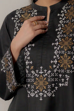 Inaya Lawn 2piece