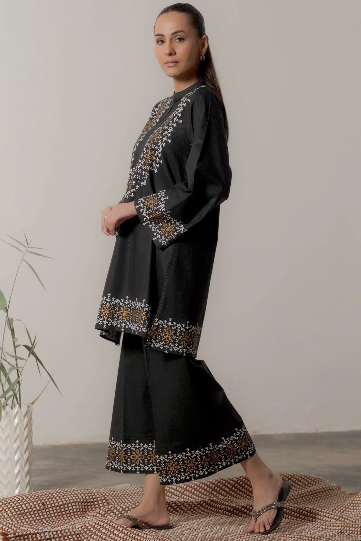 Inaya Lawn 2piece