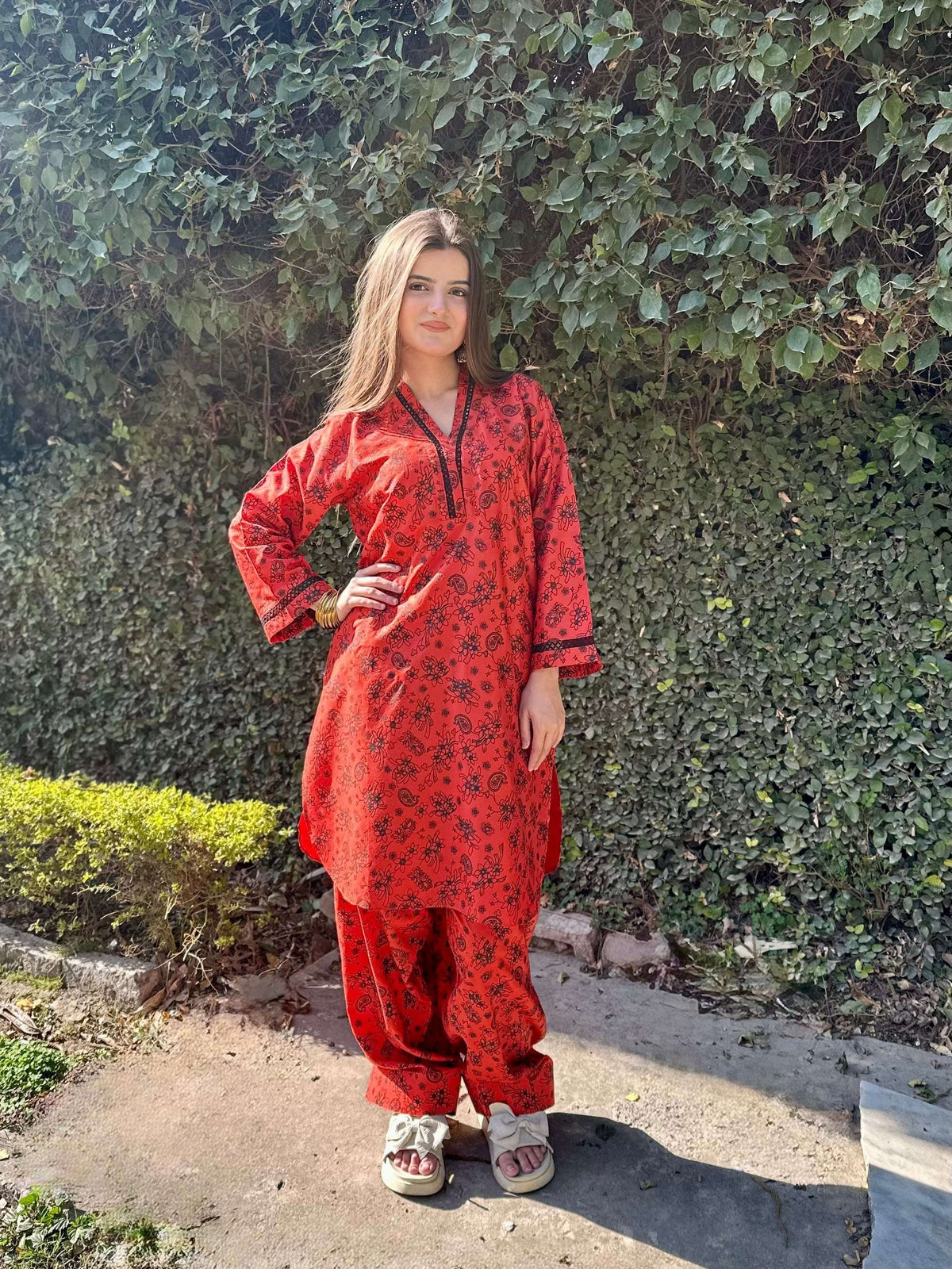 Full-length view of the Zar Rust 2-piece suit, designed for effortless elegance and all-day comfort.