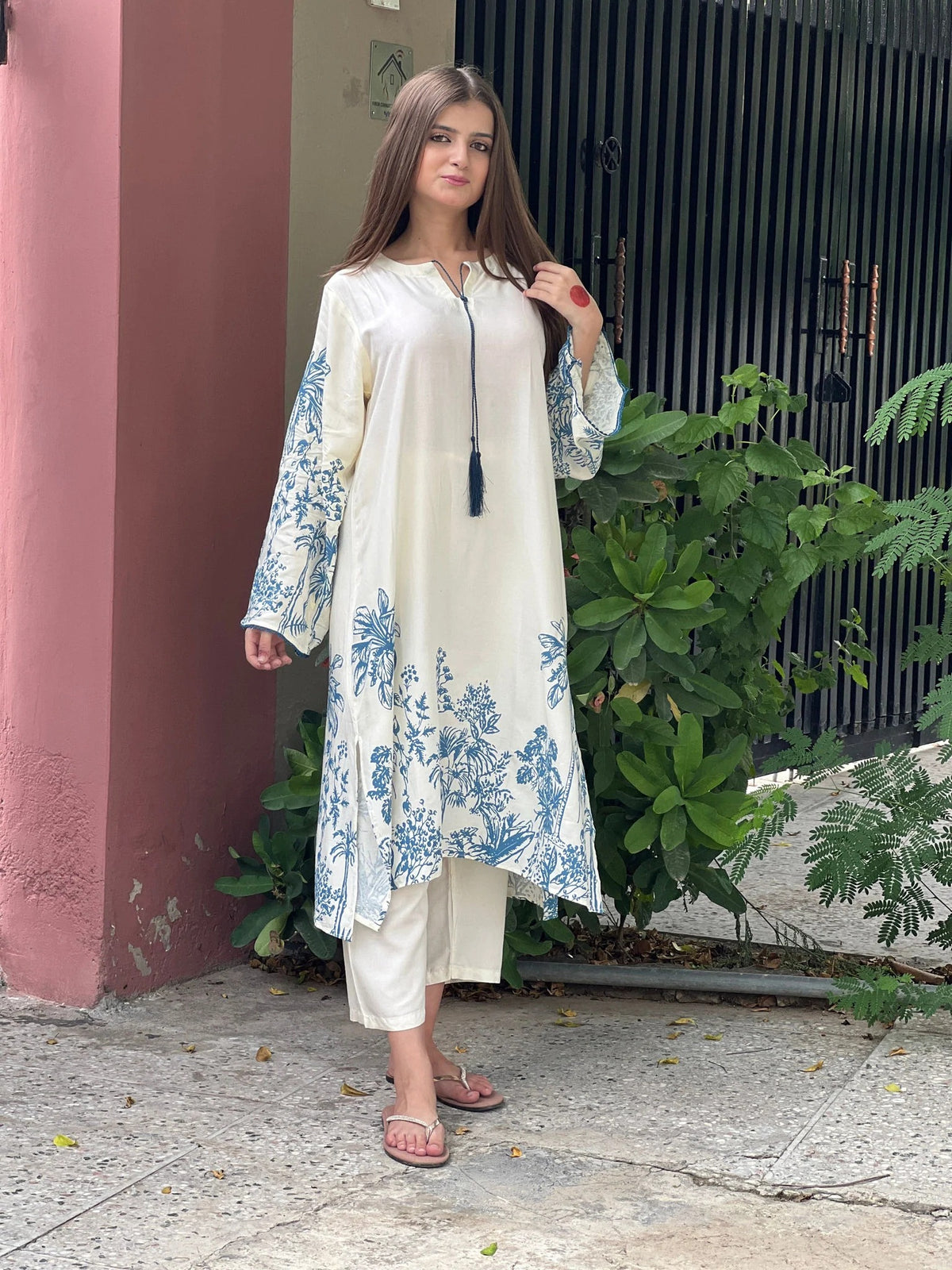 Full-length view of the Canvas 2PC set, designed for a stylish and effortless look for festive and casual wear.